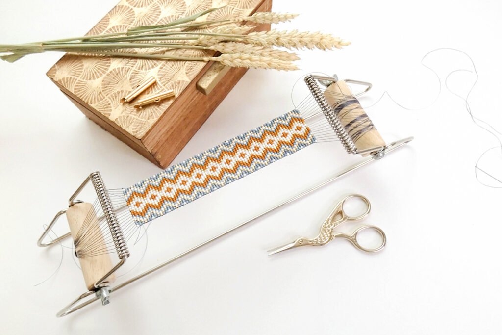 Wosume Machine à Tisser Les Bijoux – Kit Bois Et Inox Pour Bracelets Perles DIY Facile Et Ludique