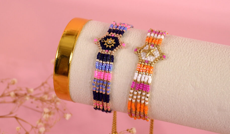 Bracelets en perles Miyuki multirangs réalisés en tissage brick stitch avec breloques étoile de mer et soleil, modèle DIY pour débutants