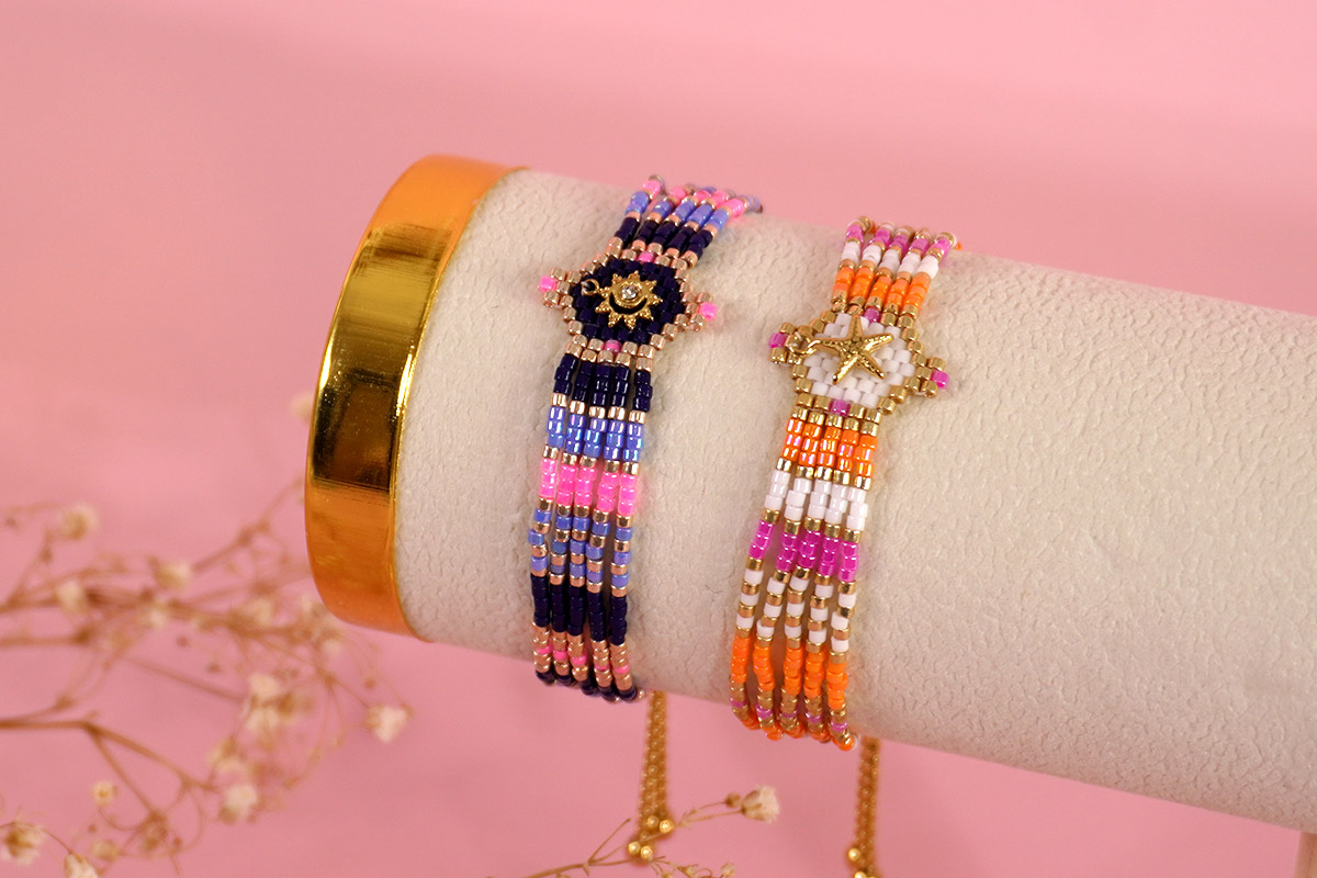 Bracelets en perles Miyuki multirangs réalisés en tissage brick stitch avec breloques étoile de mer et soleil, modèle DIY pour débutants