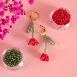 Boucles d'oreilles tulipes rouges en perles