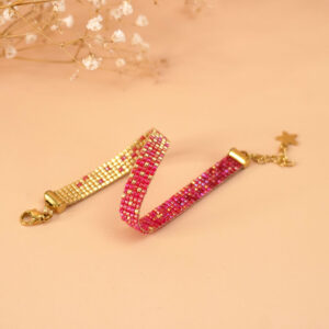 Atelier tissage de perles à Toulouse.