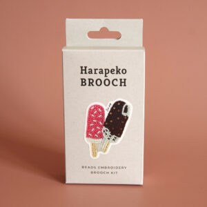 Kit broche brodée en perles Miyuki glaces.