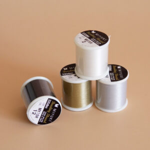 Fil Miyuki pour tissage de perles.